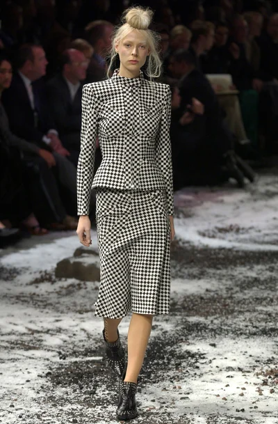 Look 24